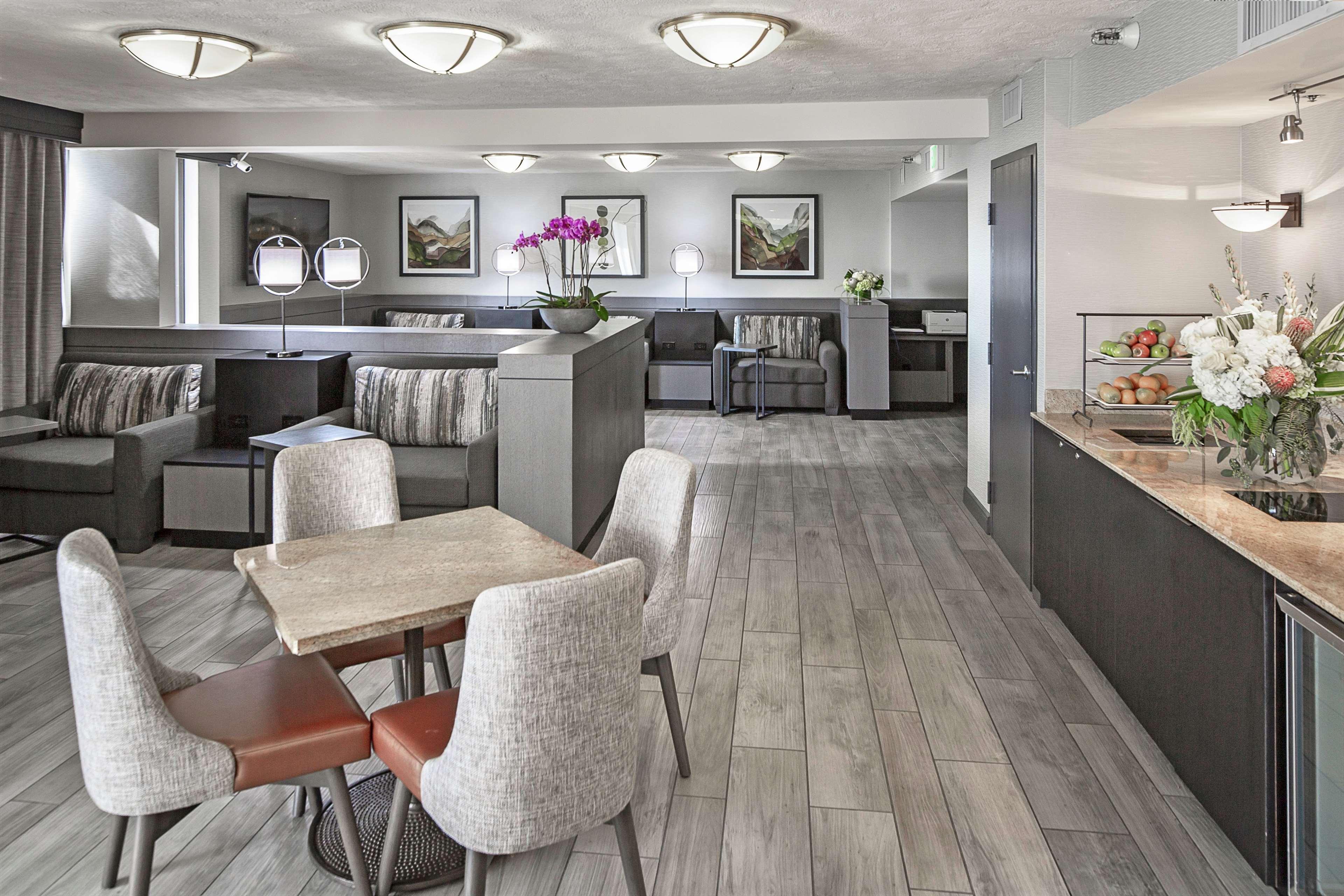 Hilton Sacramento Arden West Hotel Bagian luar foto