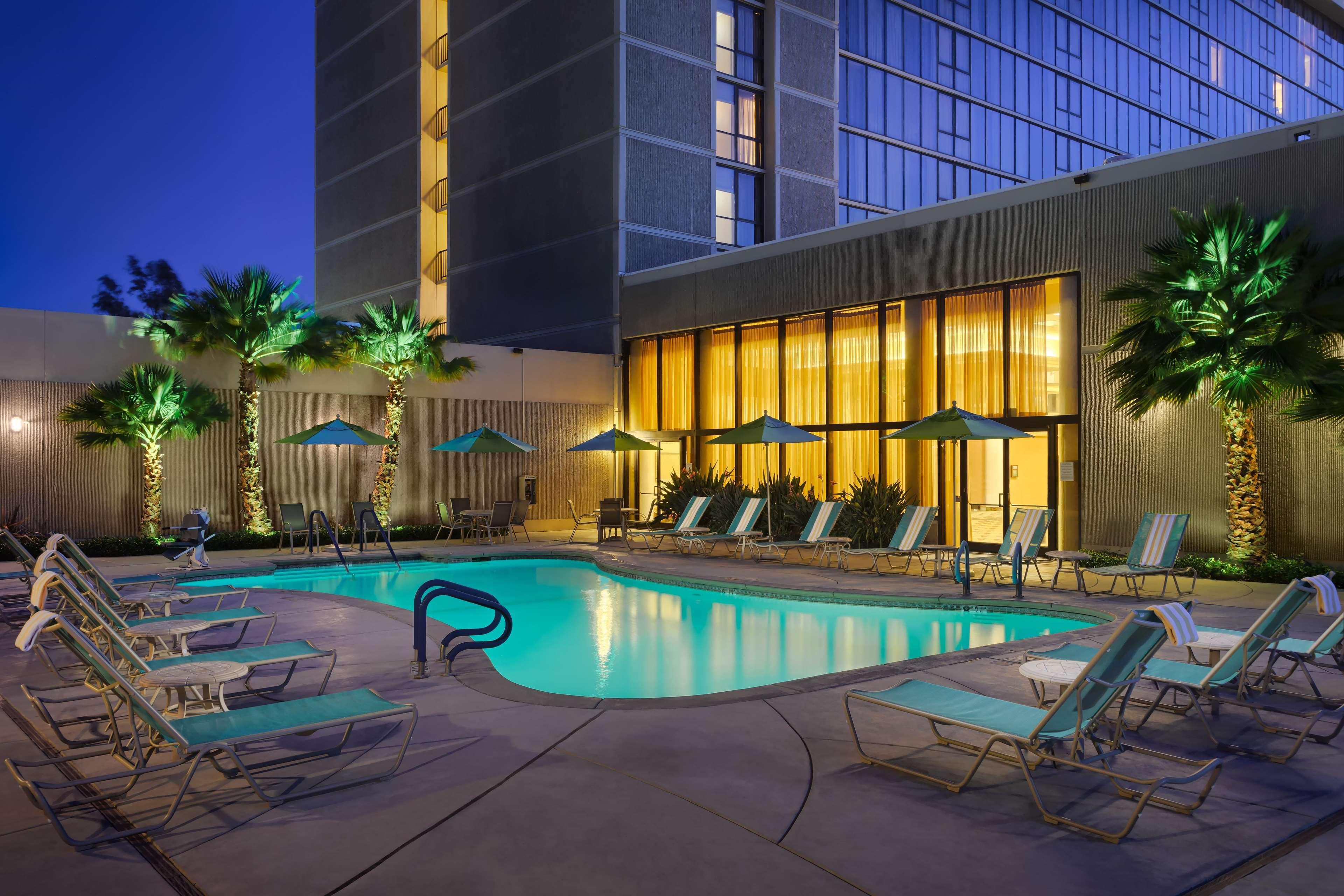 Hilton Sacramento Arden West Hotel Bagian luar foto