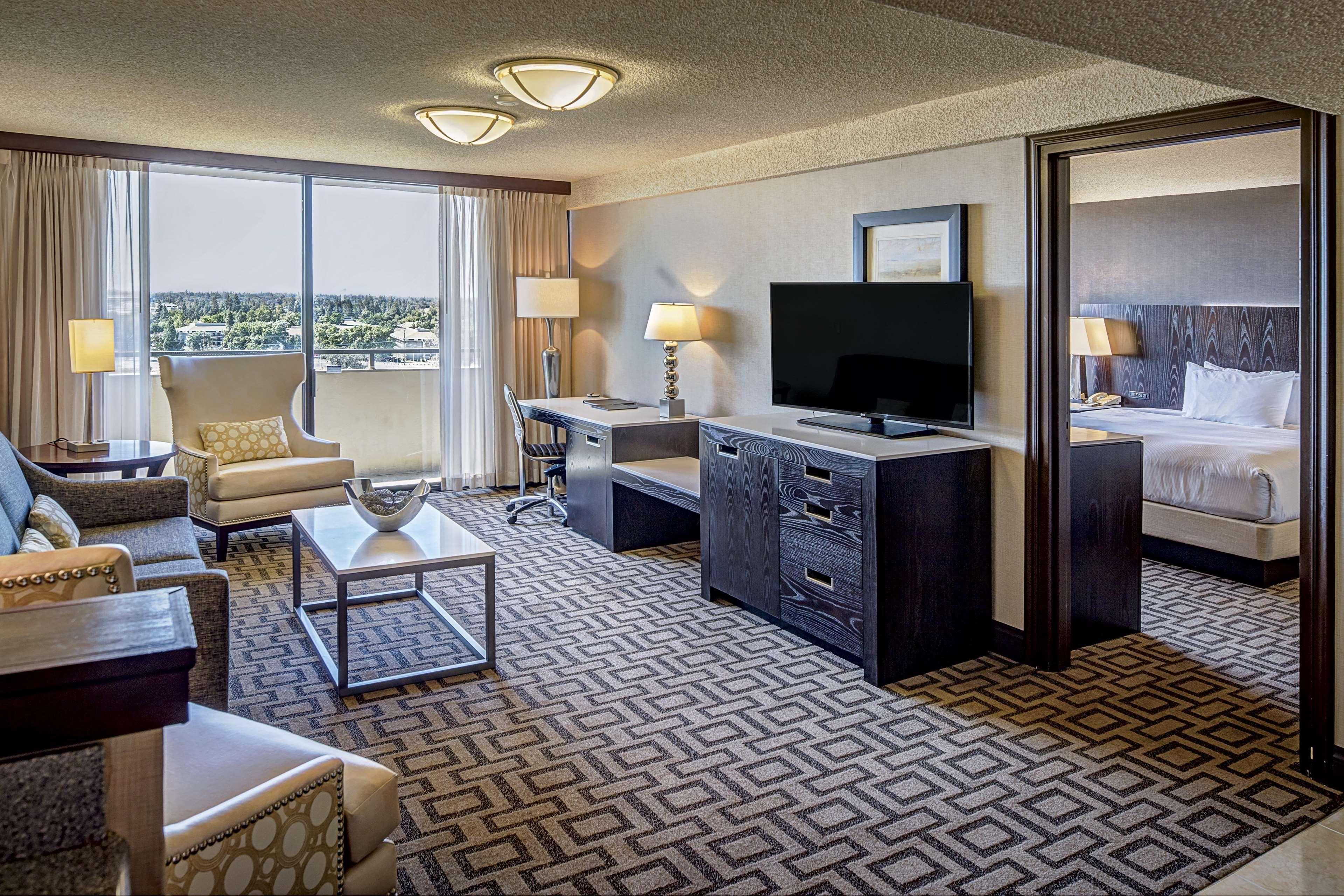 Hilton Sacramento Arden West Hotel Bagian luar foto