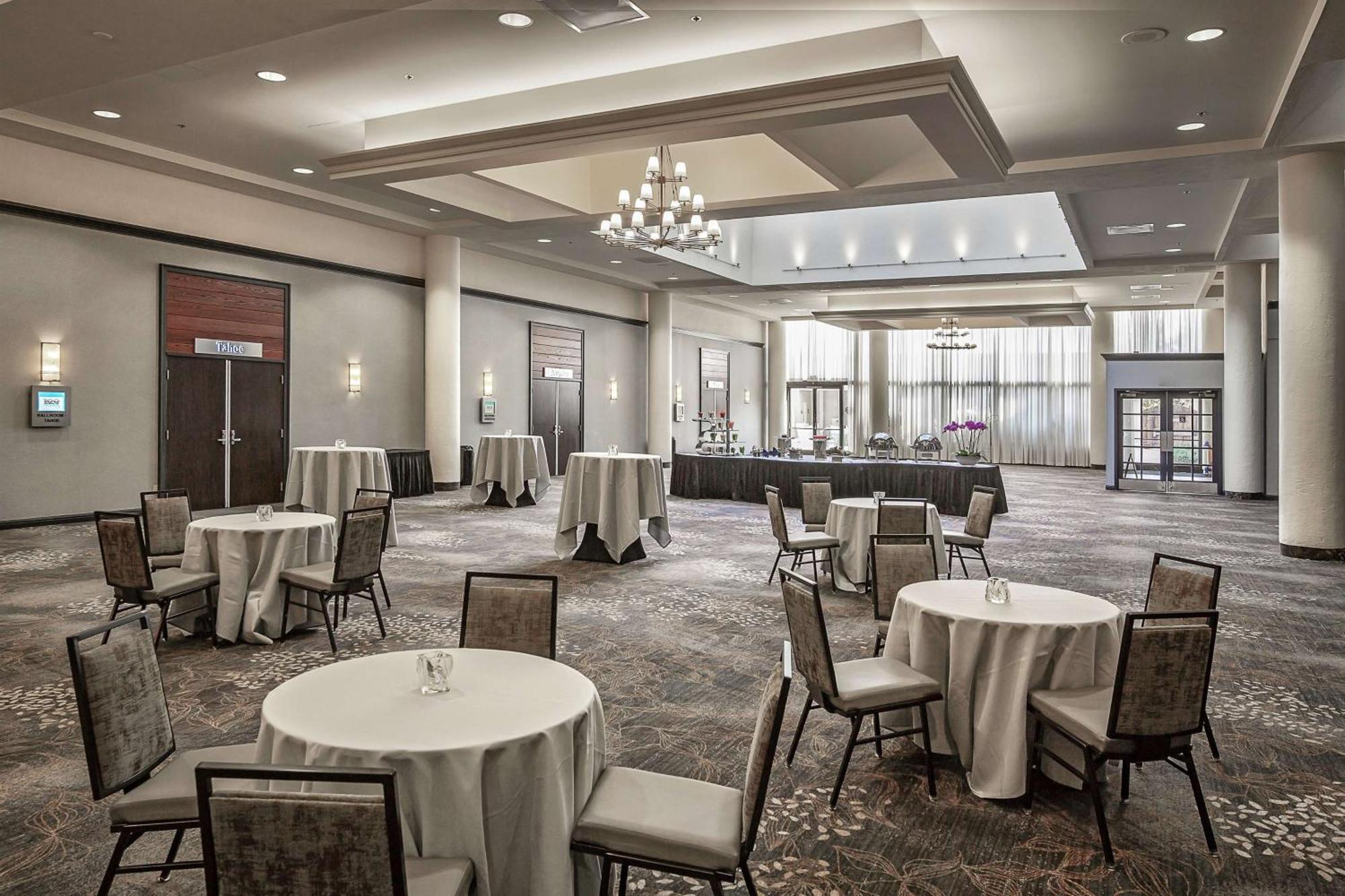 Hilton Sacramento Arden West Hotel Bagian luar foto
