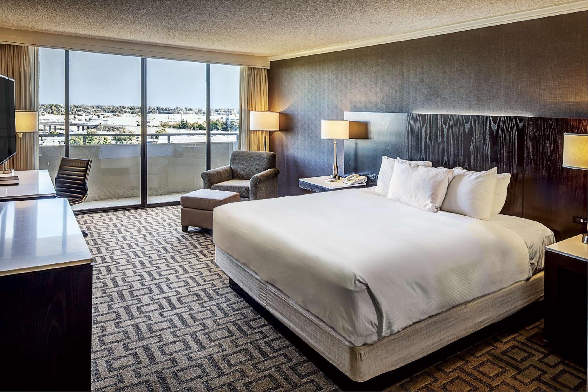 Hilton Sacramento Arden West Hotel Bagian luar foto
