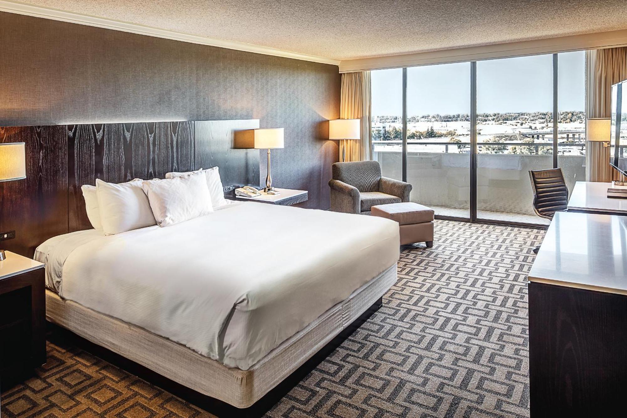 Hilton Sacramento Arden West Hotel Bagian luar foto