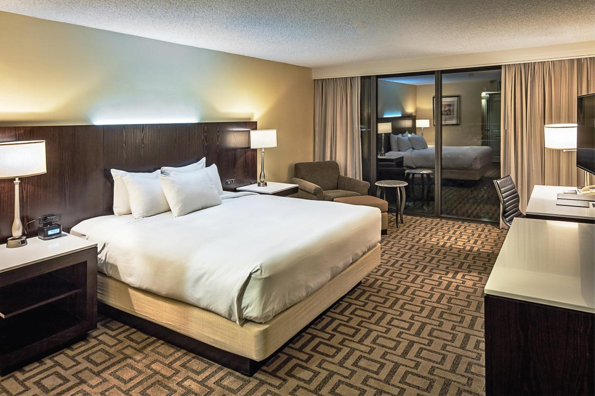 Hilton Sacramento Arden West Hotel Bagian luar foto