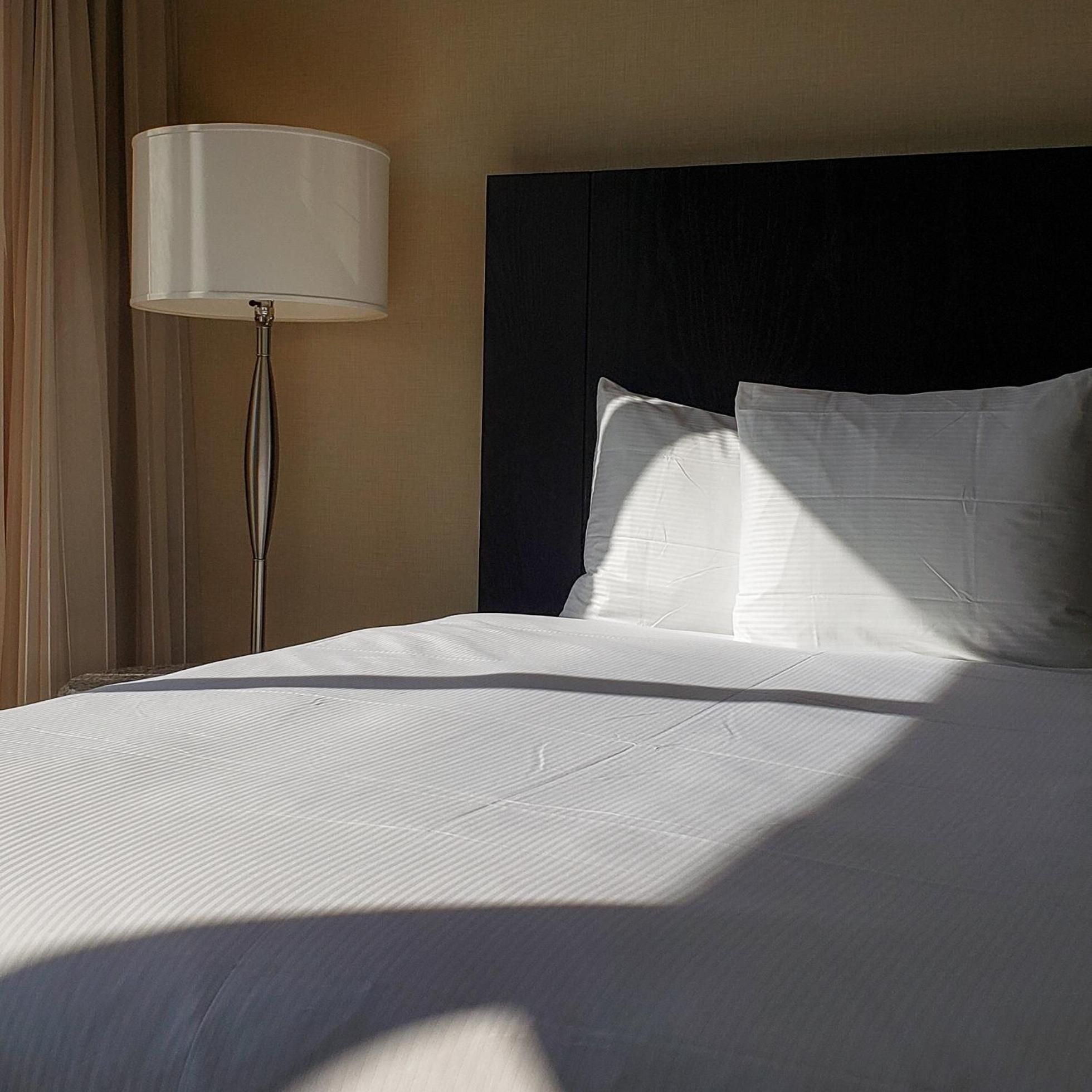 Hilton Sacramento Arden West Hotel Bagian luar foto