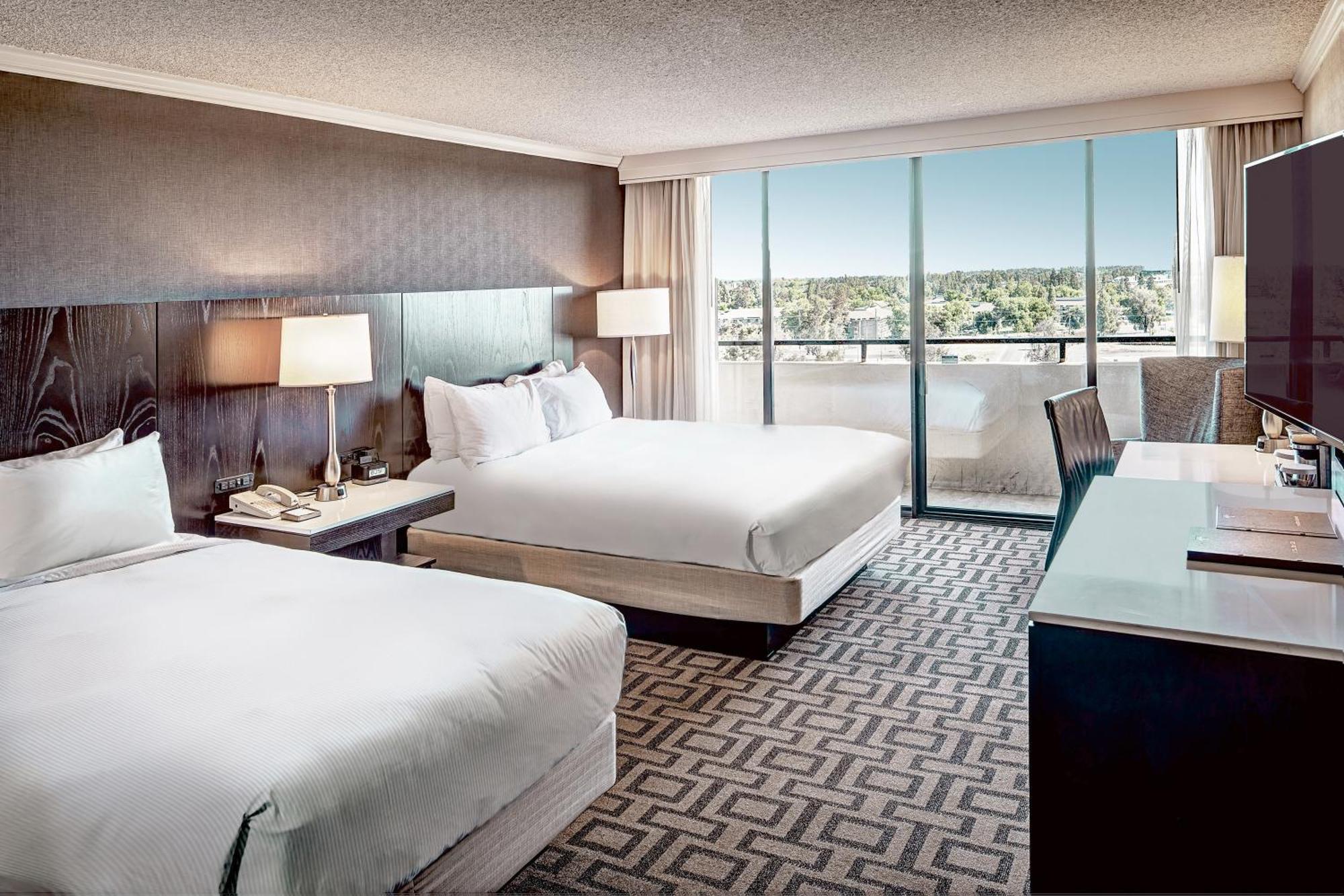 Hilton Sacramento Arden West Hotel Bagian luar foto
